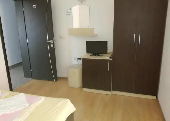 деневи 2* Πριμόρσκο