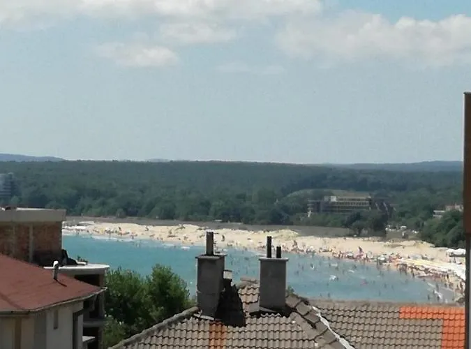 Πανσιόν деневи Πριμόρσκο